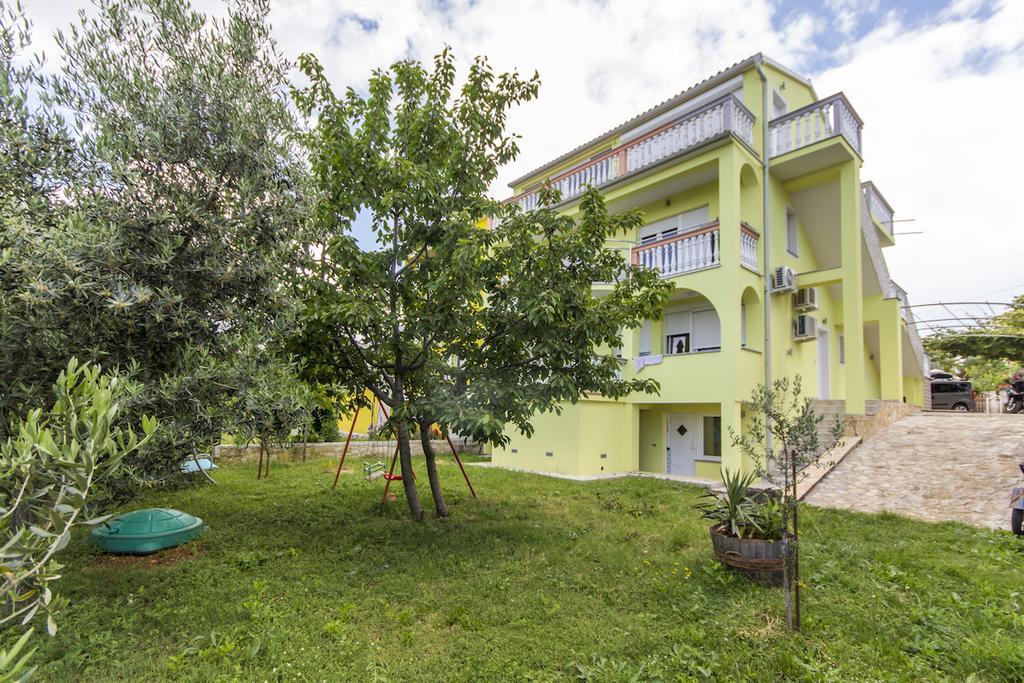 Apartment Vilic Pula Exteriör bild